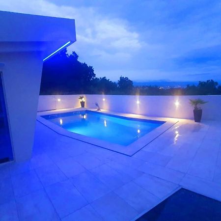Penthouse Jacuzzi & Pool Apartmants Опатия Экстерьер фото