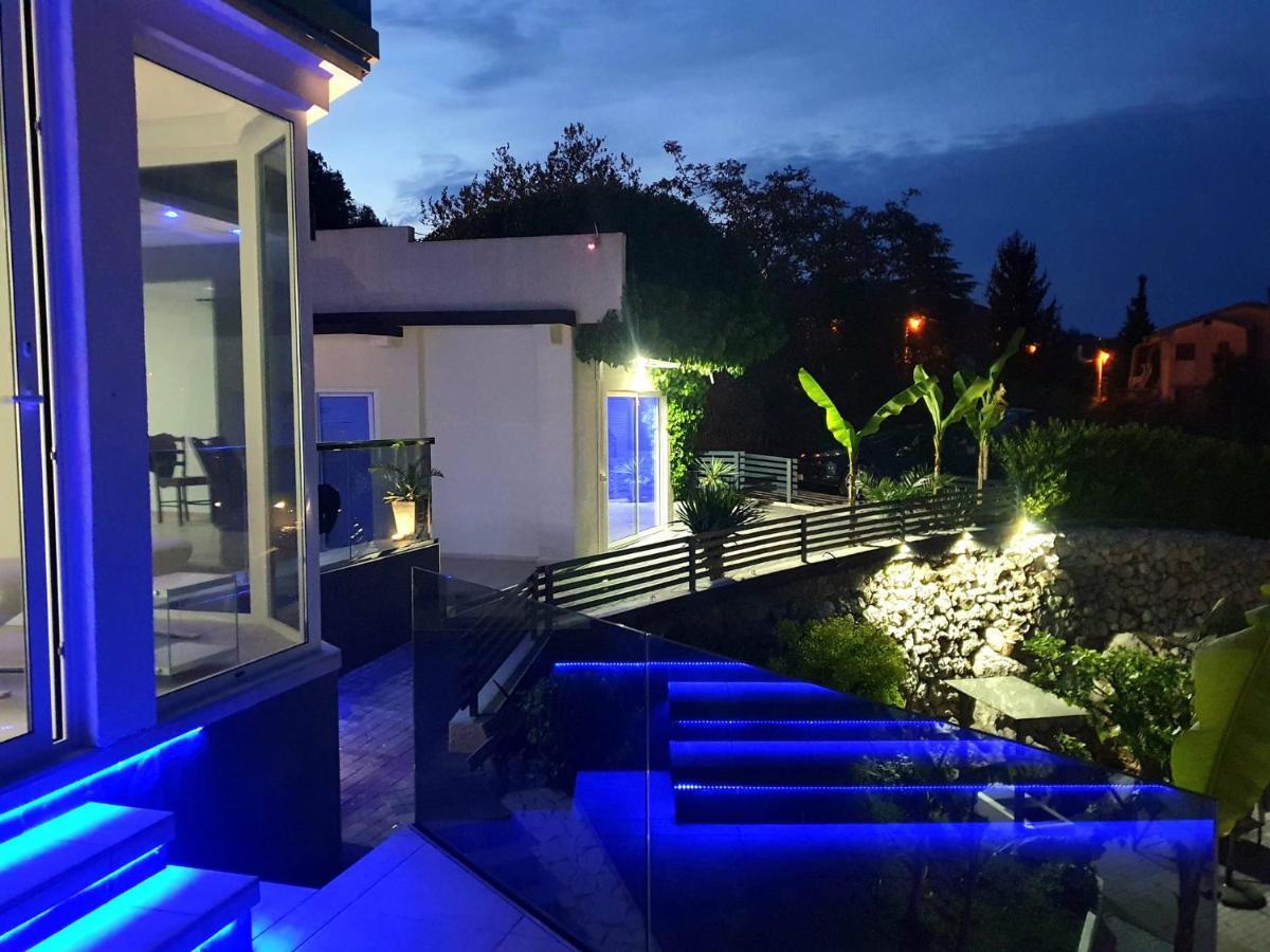 Penthouse Jacuzzi & Pool Apartmants Опатия Экстерьер фото