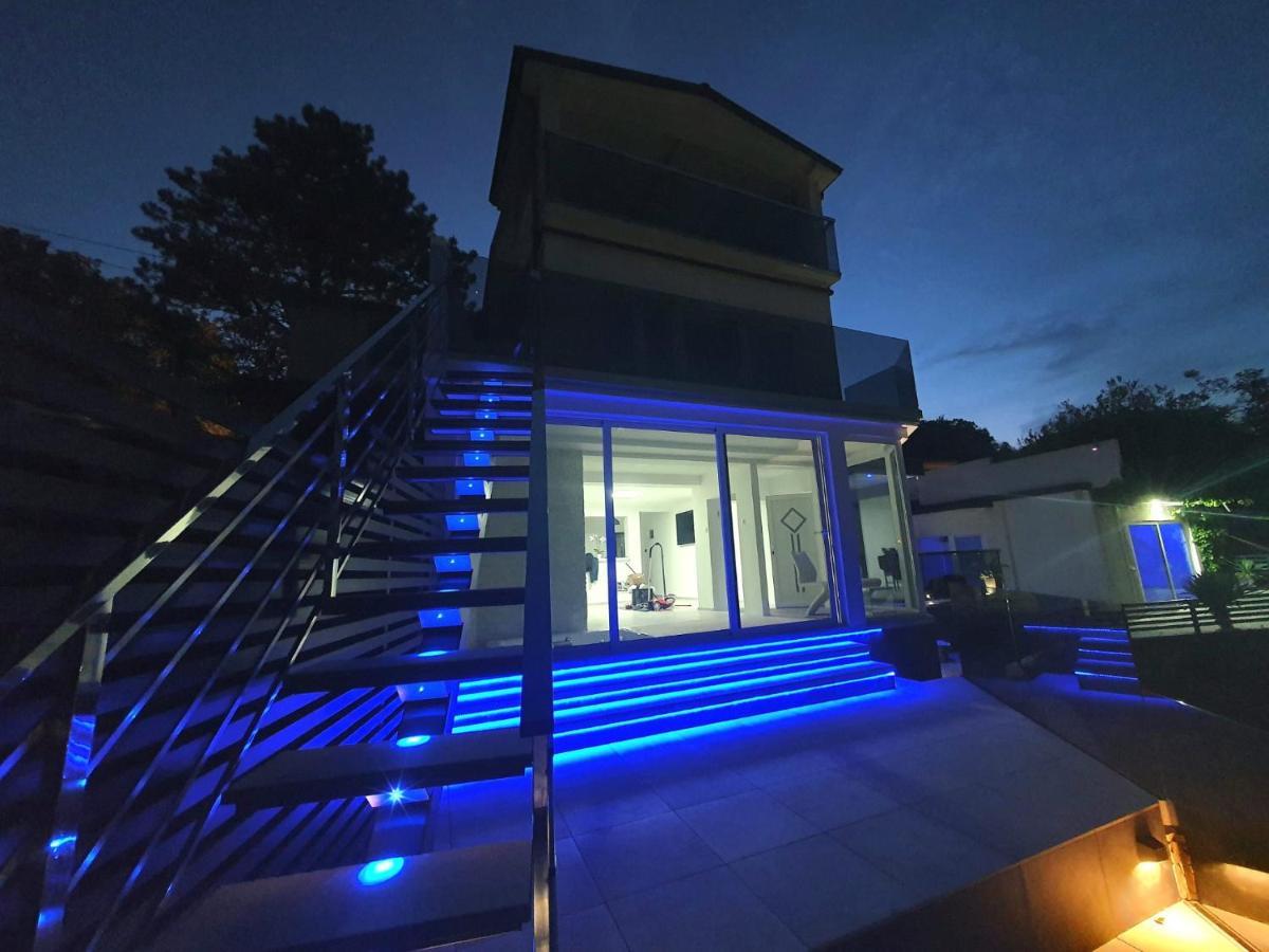 Penthouse Jacuzzi & Pool Apartmants Опатия Экстерьер фото