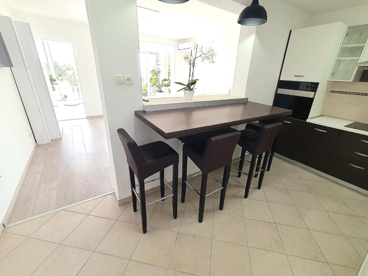 Penthouse Jacuzzi & Pool Apartmants Опатия Экстерьер фото
